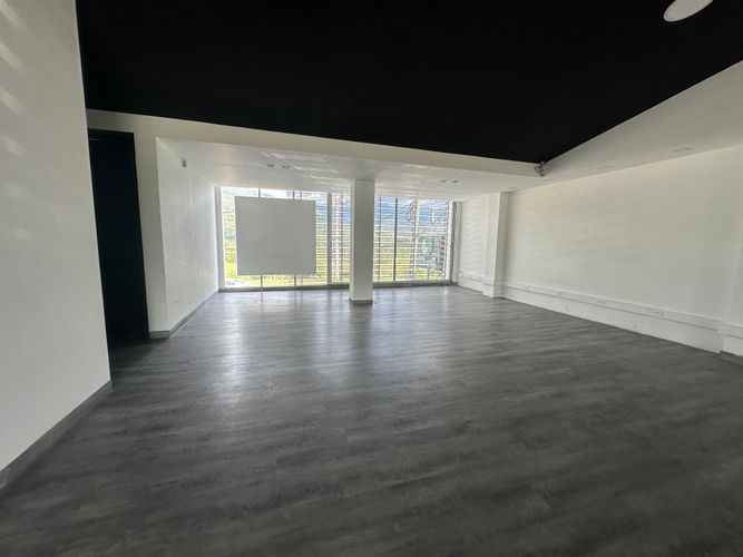 Local en venta en Salvador Allende Bajo, Armenia, 390 m² · foto 10 de 24