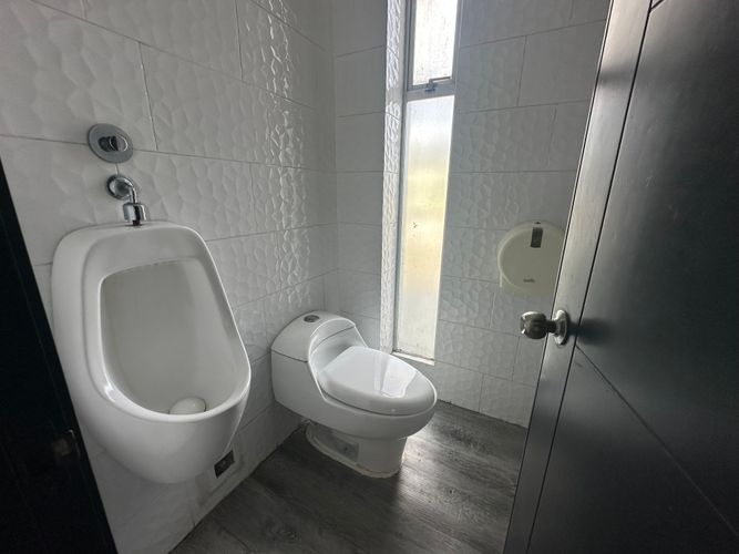 Local en venta en Salvador Allende Bajo, Armenia, 390 m² · foto 11 de 24