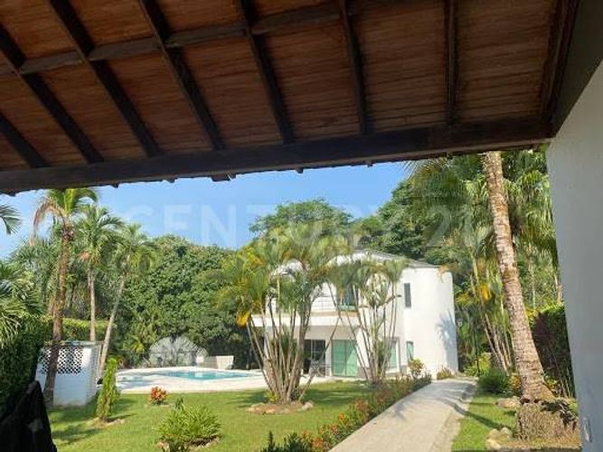 Casa de 5 alcobas en venta en Montecarlo, Villavicencio, 300 m² · foto 2 de 18
