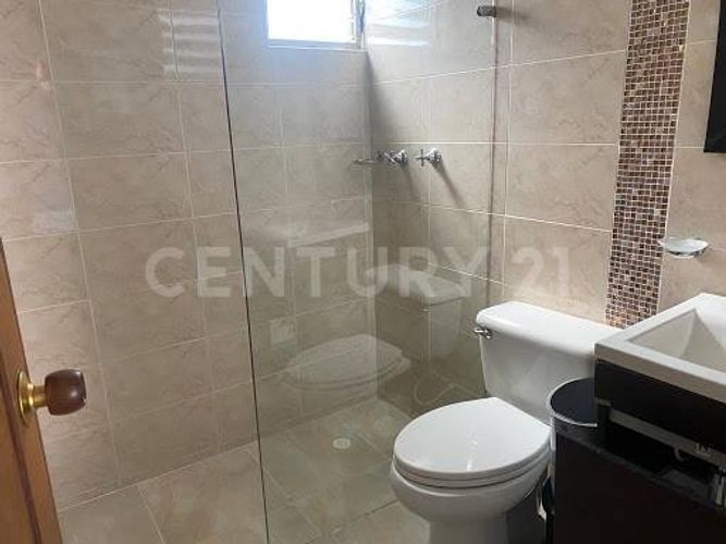 Casa de 5 alcobas en venta en Montecarlo, Villavicencio, 300 m² · foto 11 de 18