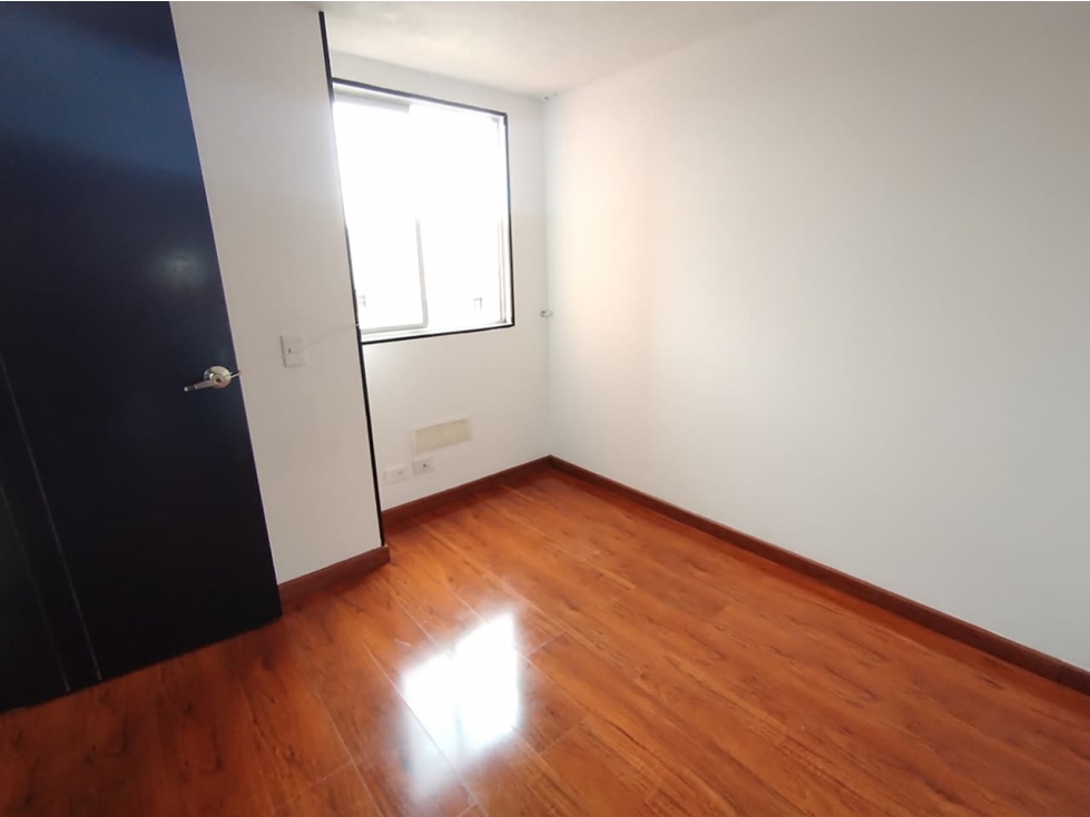 Apartamento en venta en Cr Belverde Et Ii, Mosquera · foto 9 de 20