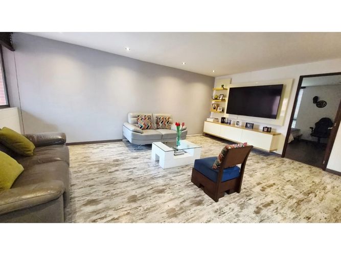 Casa en venta en Gratamira, Bogotá · foto 4 de 23