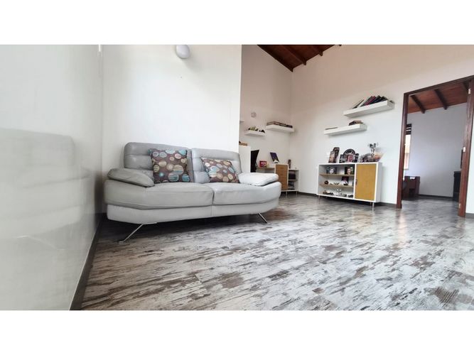 Casa en venta en Gratamira, Bogotá · foto 8 de 23
