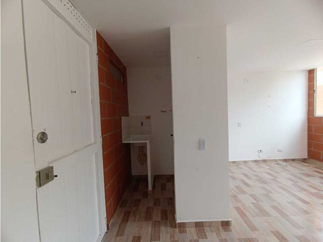 Apartamento de 2 alcobas en venta en La Gabriela, Bello, 35 m² · foto 7 de 13