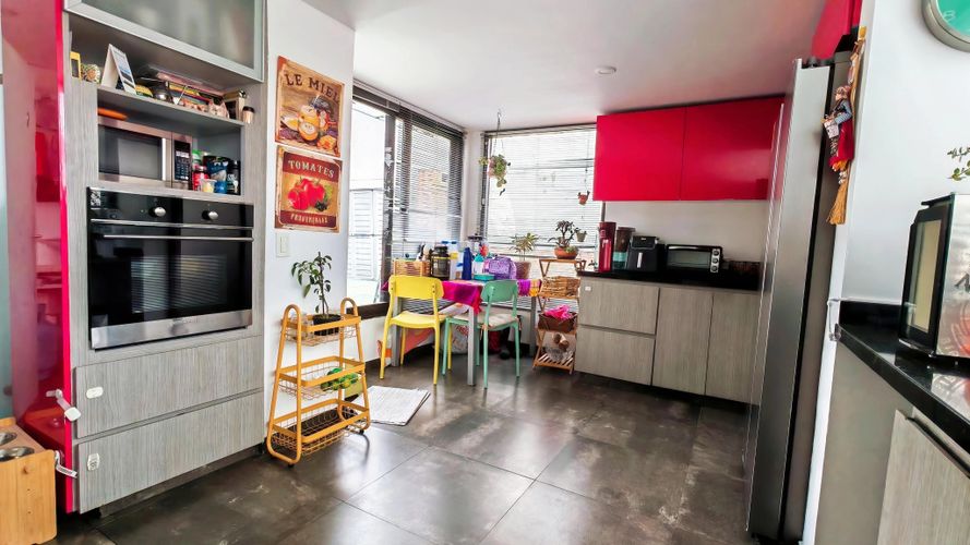 Apartamento de 3 alcobas en venta en Santa Barbara Occidental, Bogotá, 168 m² · foto 4 de 22