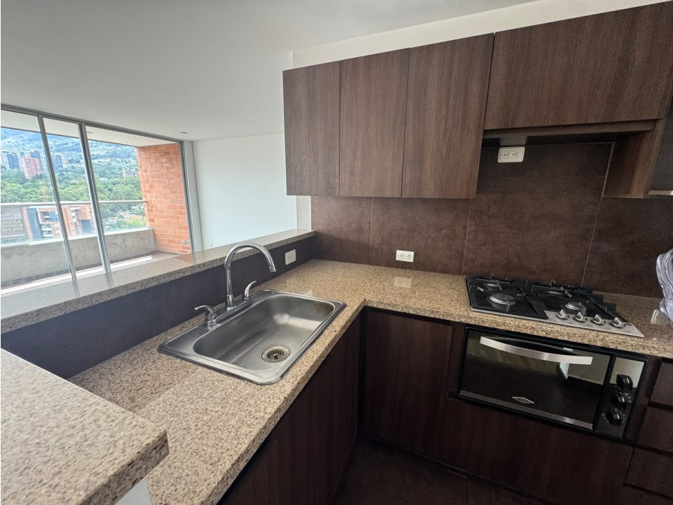 3BR Apartment in Loma del Esmeraldal (90 m²)