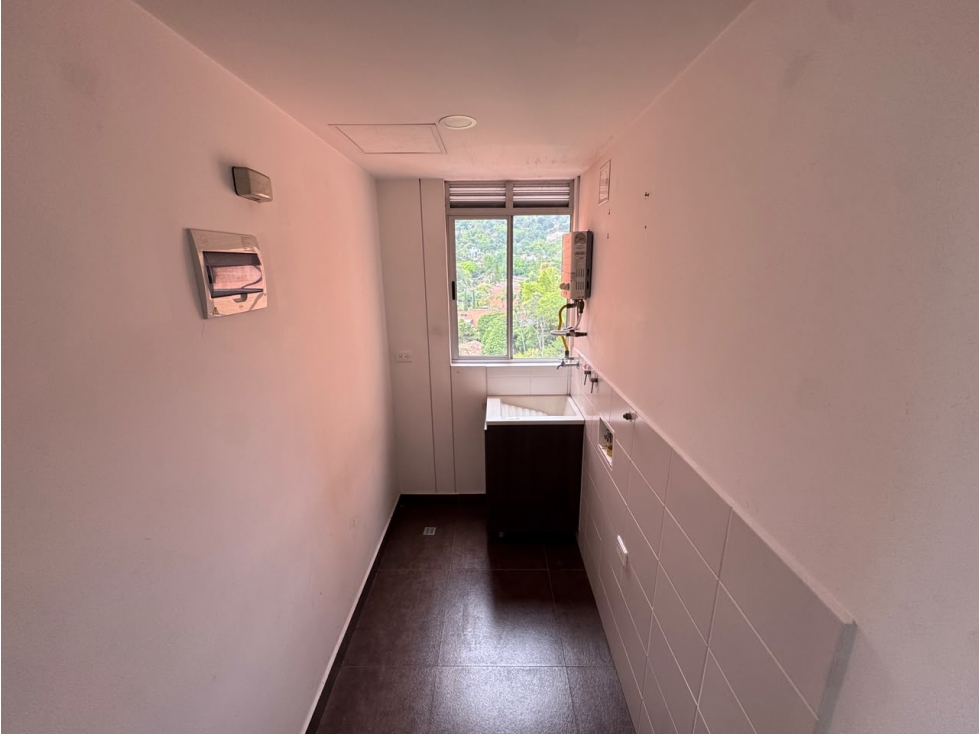 3BR Apartment in Loma del Esmeraldal (90 m²) - 3