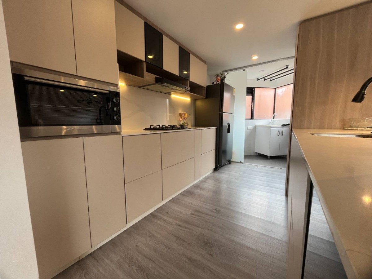 Apartamento en venta en Mazuren, Bogotá · foto 8 de 20