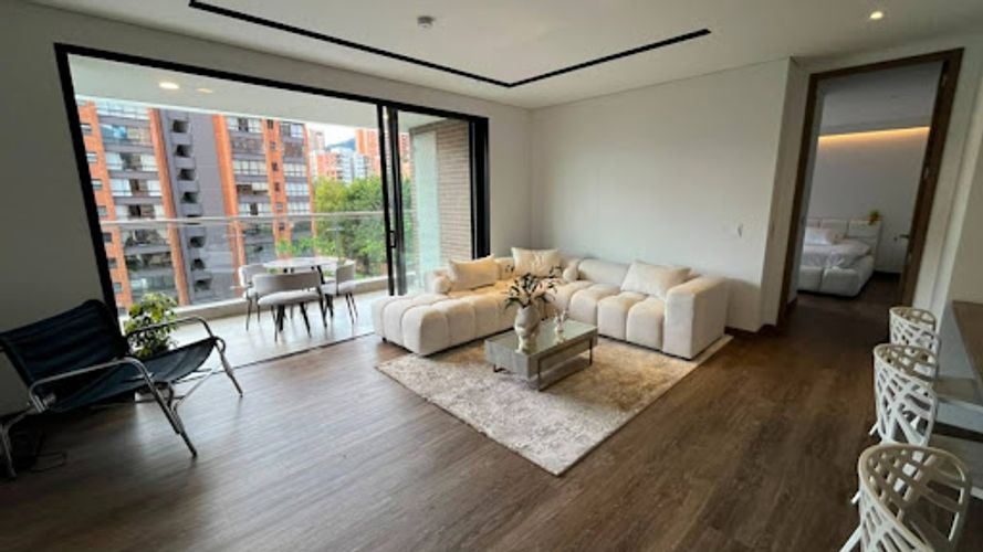 Apartamento de 2 alcobas en arriendo en Los Balsos, Medellín, 92 m² · foto 3 de 14