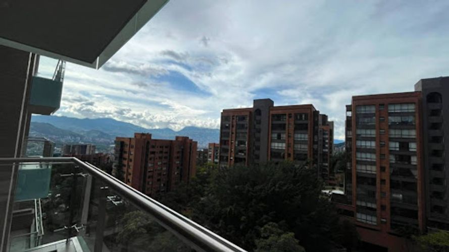 Apartamento de 2 alcobas en arriendo en Los Balsos, Medellín, 92 m² · foto 7 de 14