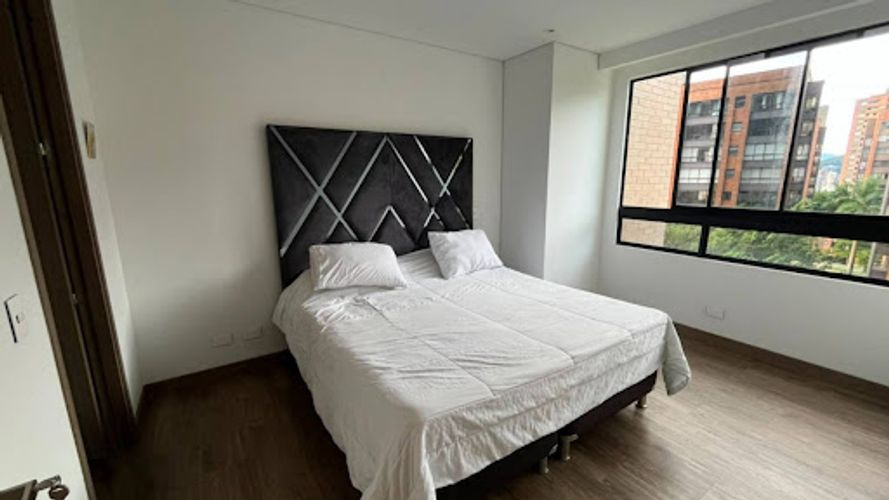 Apartamento de 2 alcobas en arriendo en Los Balsos, Medellín, 92 m² · foto 11 de 14