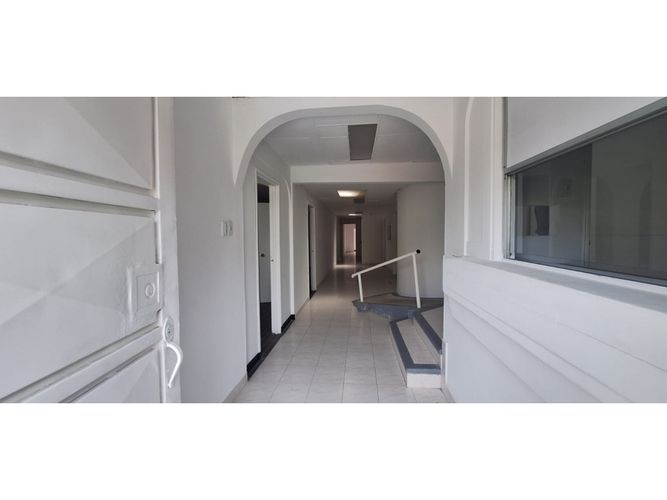Casa de 11 alcobas en arriendo en La Castellana, Armenia, 350 m² · foto 2 de 19