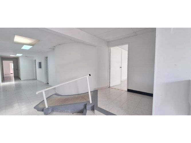 Casa de 11 alcobas en arriendo en La Castellana, Armenia, 350 m² · foto 4 de 19