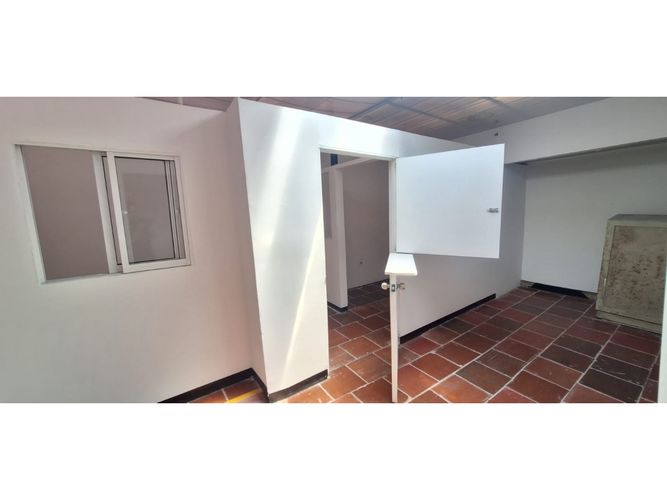 Casa de 11 alcobas en arriendo en La Castellana, Armenia, 350 m² · foto 18 de 19