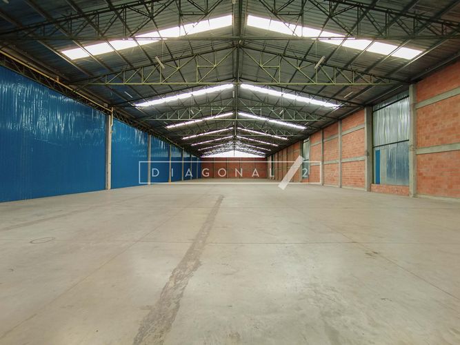 Bodega en arriendo en Boyero, Madrid, 687 m² · foto 5 de 12