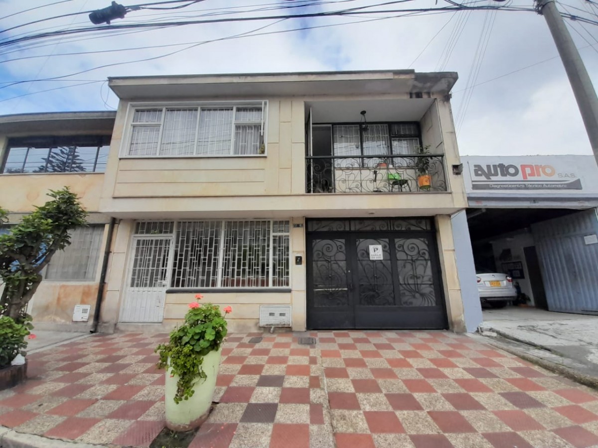 Casa en venta en Galerias, Bogotá · foto 4 de 19