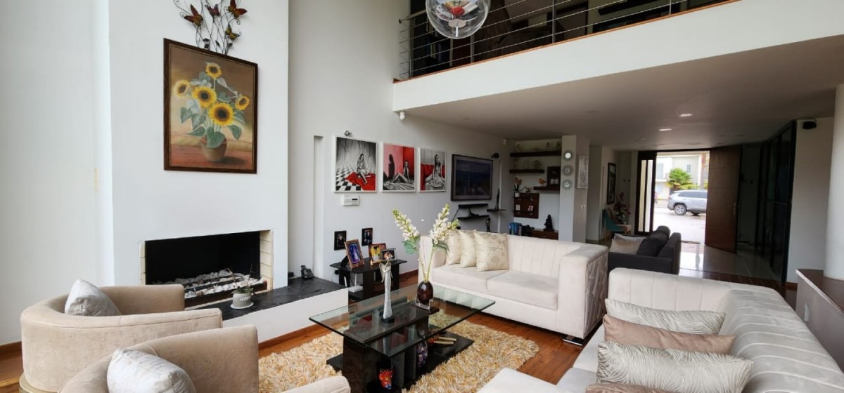 Casa en venta en Guaymaral, Bogotá · foto 2 de 24