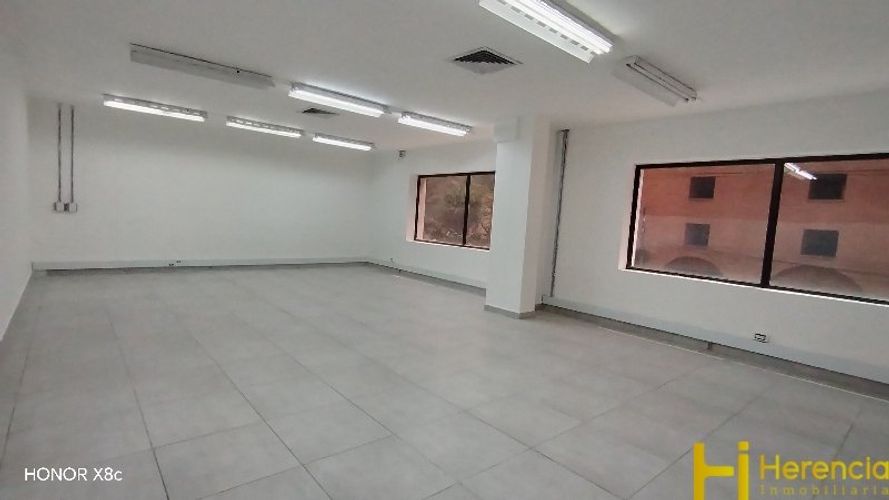Local en arriendo en Carlos E Restrepo, Medellín, 345 m² · foto 3 de 11