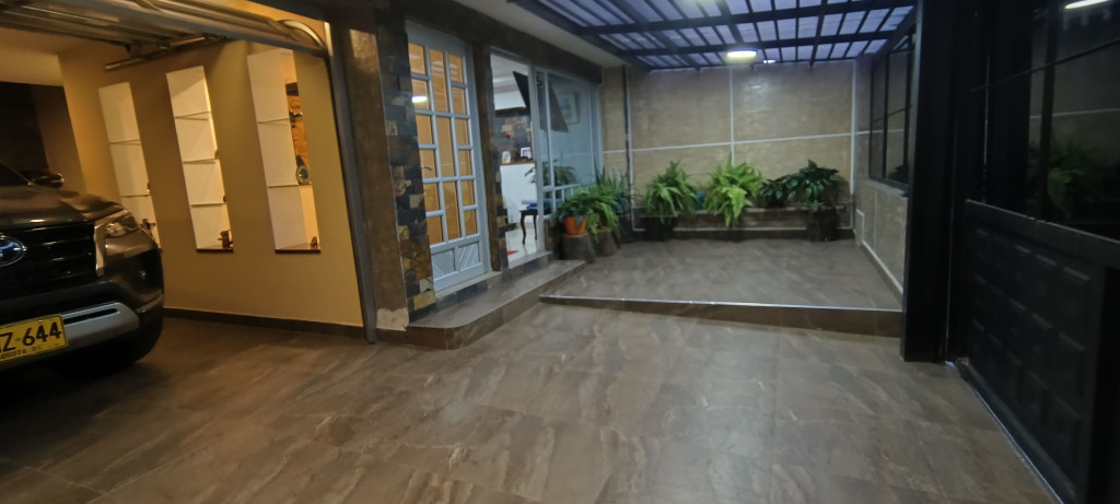 Casa en venta en Santa Isabel, Bogotá · foto 10 de 24