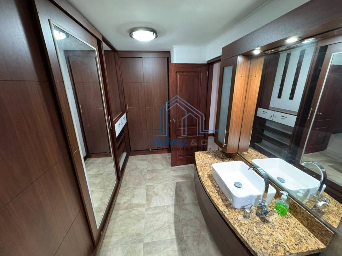 Apartamento en venta en Laureles, Medellín · foto 3 de 23