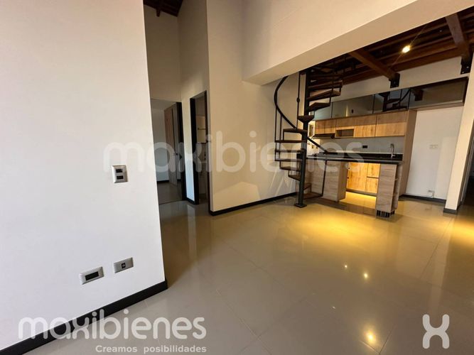 Apartamento de 2 alcobas en arriendo en Loma Del Indio, Medellín, 80 m² · foto 2 de 19