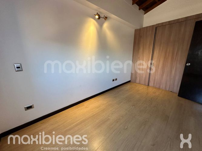Apartamento de 2 alcobas en arriendo en Loma Del Indio, Medellín, 80 m² · foto 3 de 19