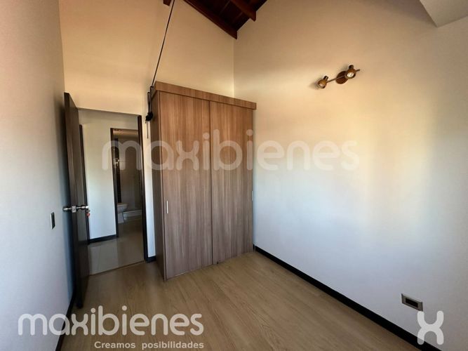 Apartamento de 2 alcobas en arriendo en Loma Del Indio, Medellín, 80 m² · foto 9 de 19