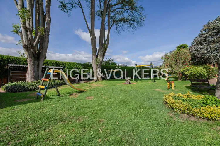 Casa de 4 alcobas en venta en Los Zipas, Chía, 290 m² · foto 17 de 18