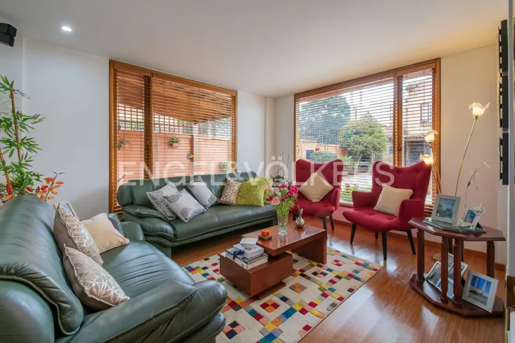 Casa de 4 alcobas en venta en Los Zipas, Chía, 290 m² · foto 2 de 18