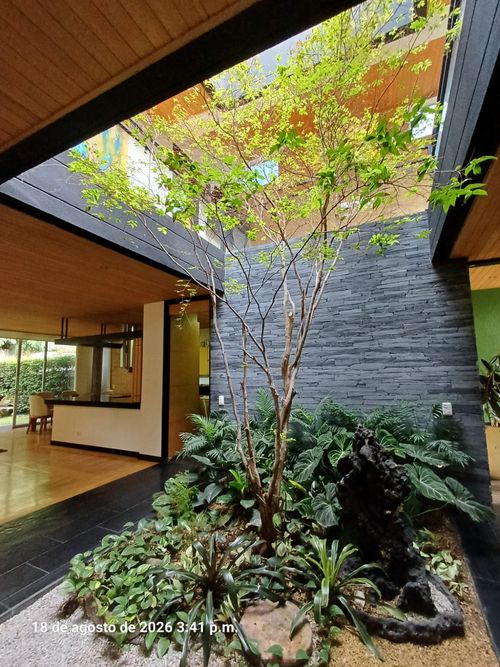 Casa de 5 alcobas en venta en Loma Del Esmeraldal, Envigado, 345 m² · foto 2 de 20