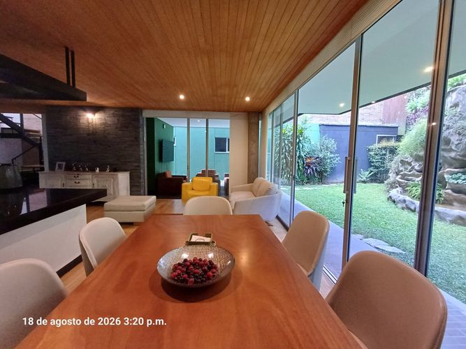 Casa de 5 alcobas en venta en Loma Del Esmeraldal, Envigado, 345 m² · foto 3 de 20