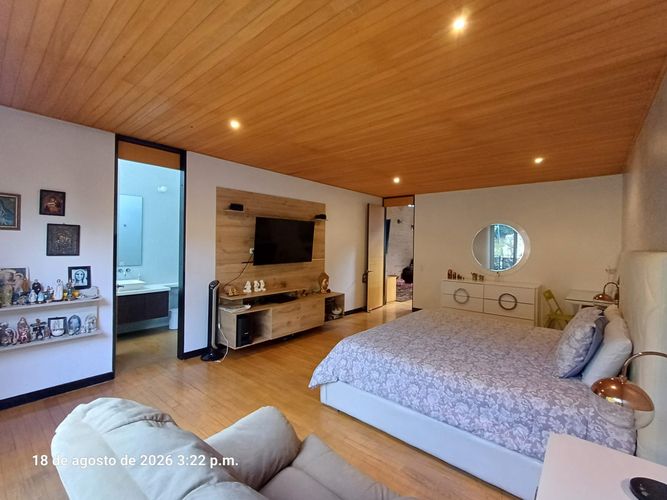 Casa de 5 alcobas en venta en Loma Del Esmeraldal, Envigado, 345 m² · foto 12 de 20