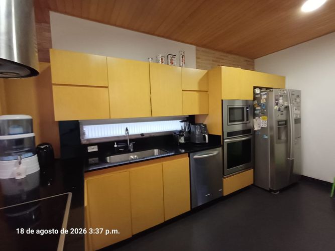 Casa de 5 alcobas en venta en Loma Del Esmeraldal, Envigado, 345 m² · foto 5 de 20