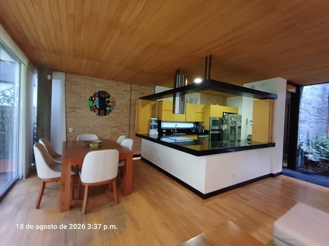 Casa de 5 alcobas en venta en Loma Del Esmeraldal, Envigado, 345 m² · foto 4 de 20