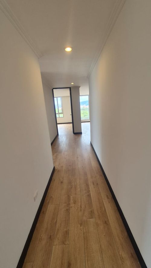 Apartamento de 3 alcobas en arriendo en Ilarco, Bogotá, 199 m² · foto 4 de 24