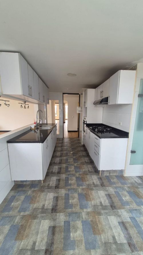 Apartamento de 3 alcobas en arriendo en Ilarco, Bogotá, 199 m² · foto 6 de 24