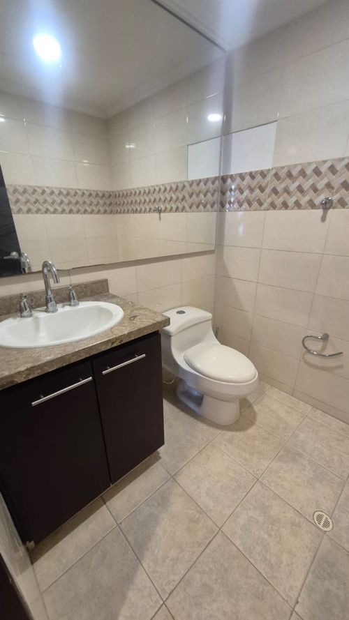 Apartamento de 3 alcobas en arriendo en Ilarco, Bogotá, 199 m² · foto 8 de 24