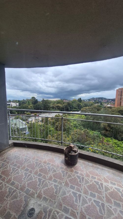 Apartamento de 3 alcobas en arriendo en Ilarco, Bogotá, 199 m² · foto 10 de 24