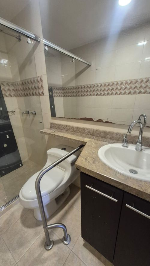 Apartamento de 3 alcobas en arriendo en Ilarco, Bogotá, 199 m² · foto 14 de 24