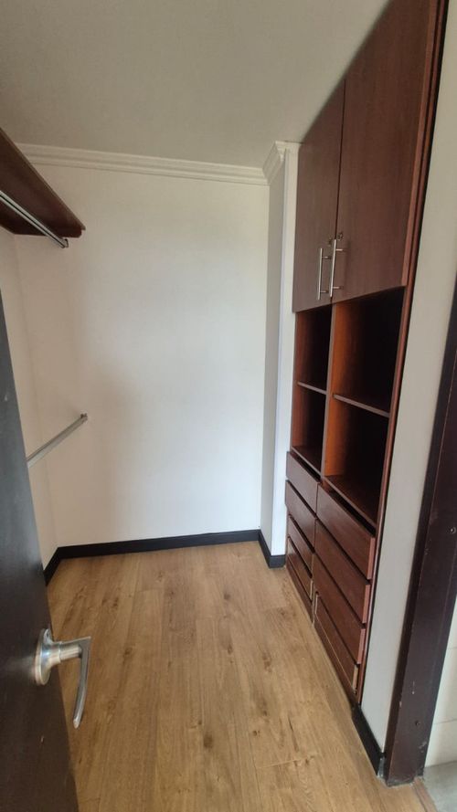Apartamento de 3 alcobas en arriendo en Ilarco, Bogotá, 199 m² · foto 16 de 24