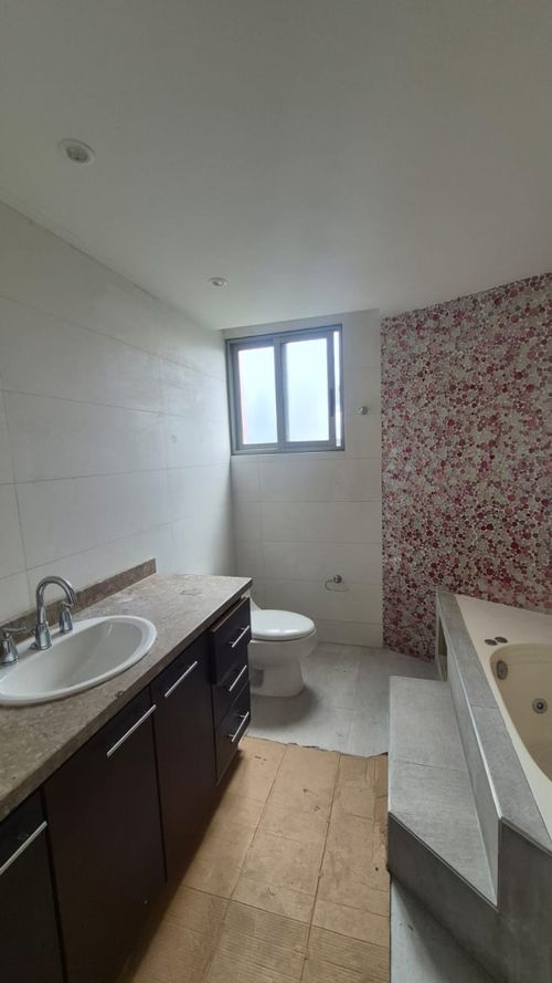 Apartamento de 3 alcobas en arriendo en Ilarco, Bogotá, 199 m² · foto 17 de 24