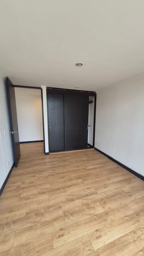 Apartamento de 3 alcobas en arriendo en Ilarco, Bogotá, 199 m² · foto 19 de 24