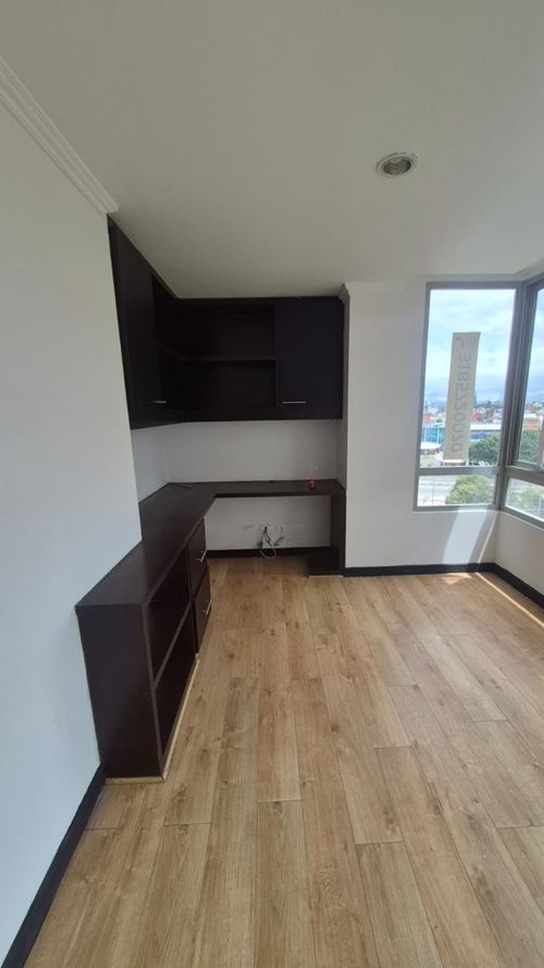 Apartamento de 3 alcobas en arriendo en Ilarco, Bogotá, 199 m² · foto 22 de 24