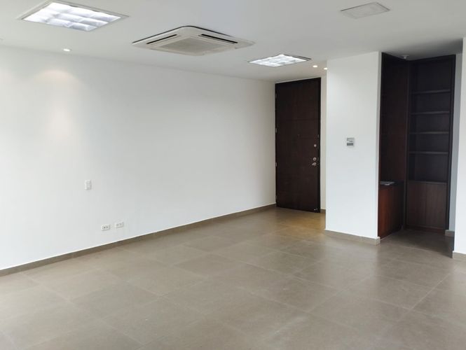 Oficina en arriendo en El Poblado, Medellín, 51 m² · foto 10 de 12