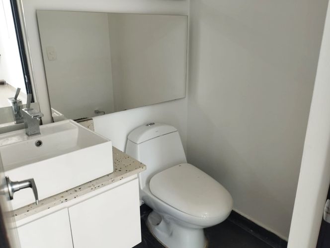 Oficina en arriendo en El Poblado, Medellín, 51 m² · foto 12 de 12