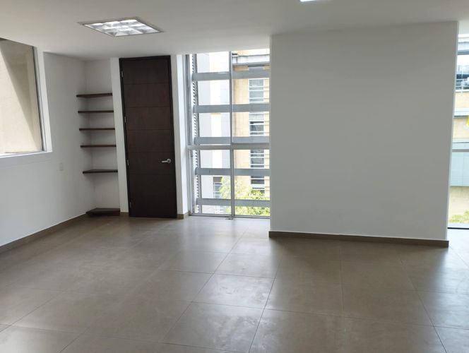 Oficina en arriendo en El Poblado, Medellín, 51 m² · foto 6 de 12
