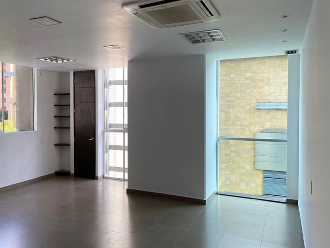 Oficina en arriendo en El Poblado, Medellín, 51 m² · foto 9 de 12
