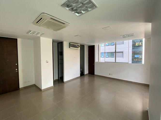 Oficina en arriendo en El Poblado, Medellín, 51 m² · foto 8 de 12