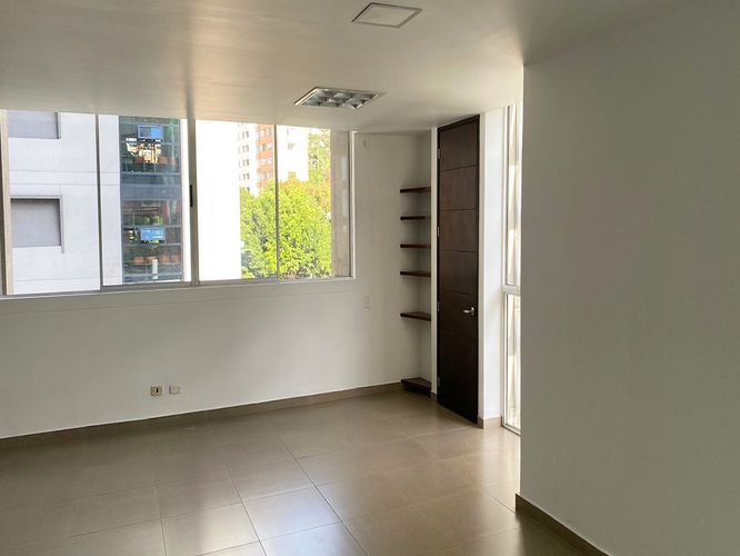 Oficina en arriendo en El Poblado, Medellín, 51 m² · foto 7 de 12