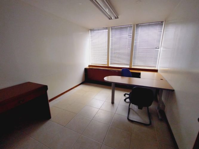 Oficina en arriendo en San Pedro, Cali, 236 m² · foto 8 de 24